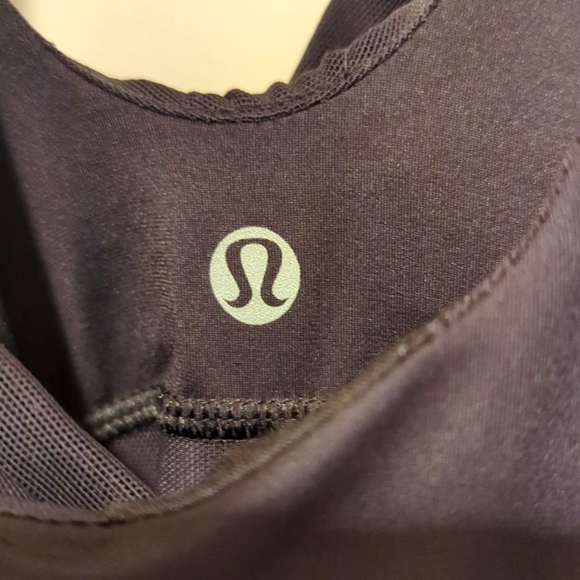 Workout top - Picture 2 of 2